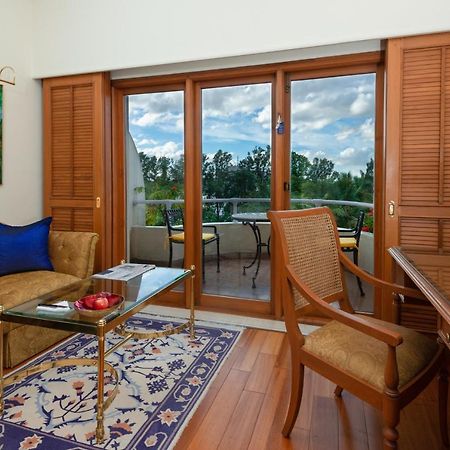 The Oberoi Bengaluru Hotel Exterior foto A room at the Taj Bengal