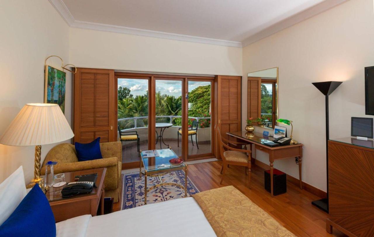 The Oberoi Bengaluru Hotel Exterior foto A room at the Taj Bengal