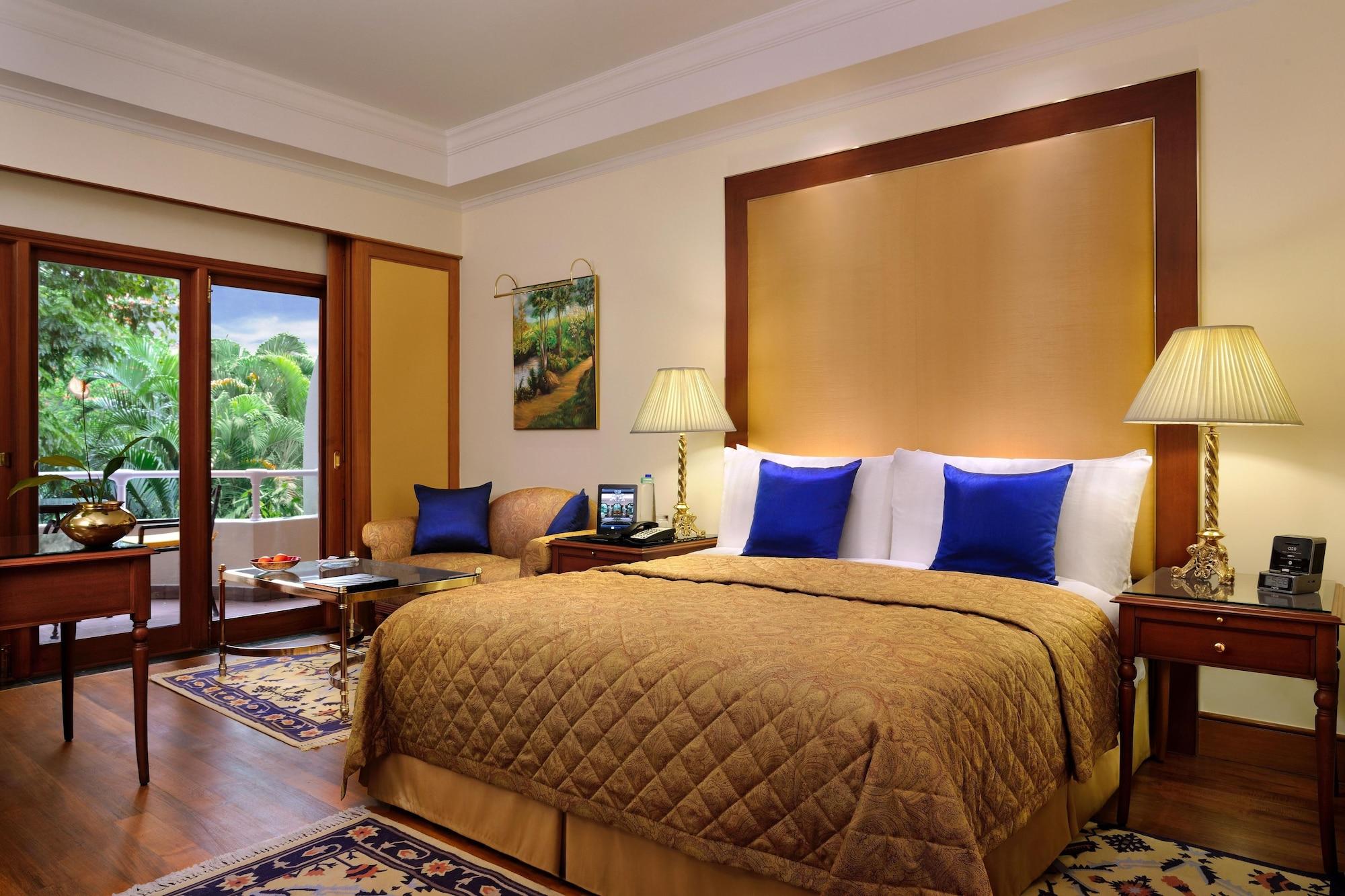 The Oberoi Bengaluru Hotel Exterior foto A room at the Taj Bengal